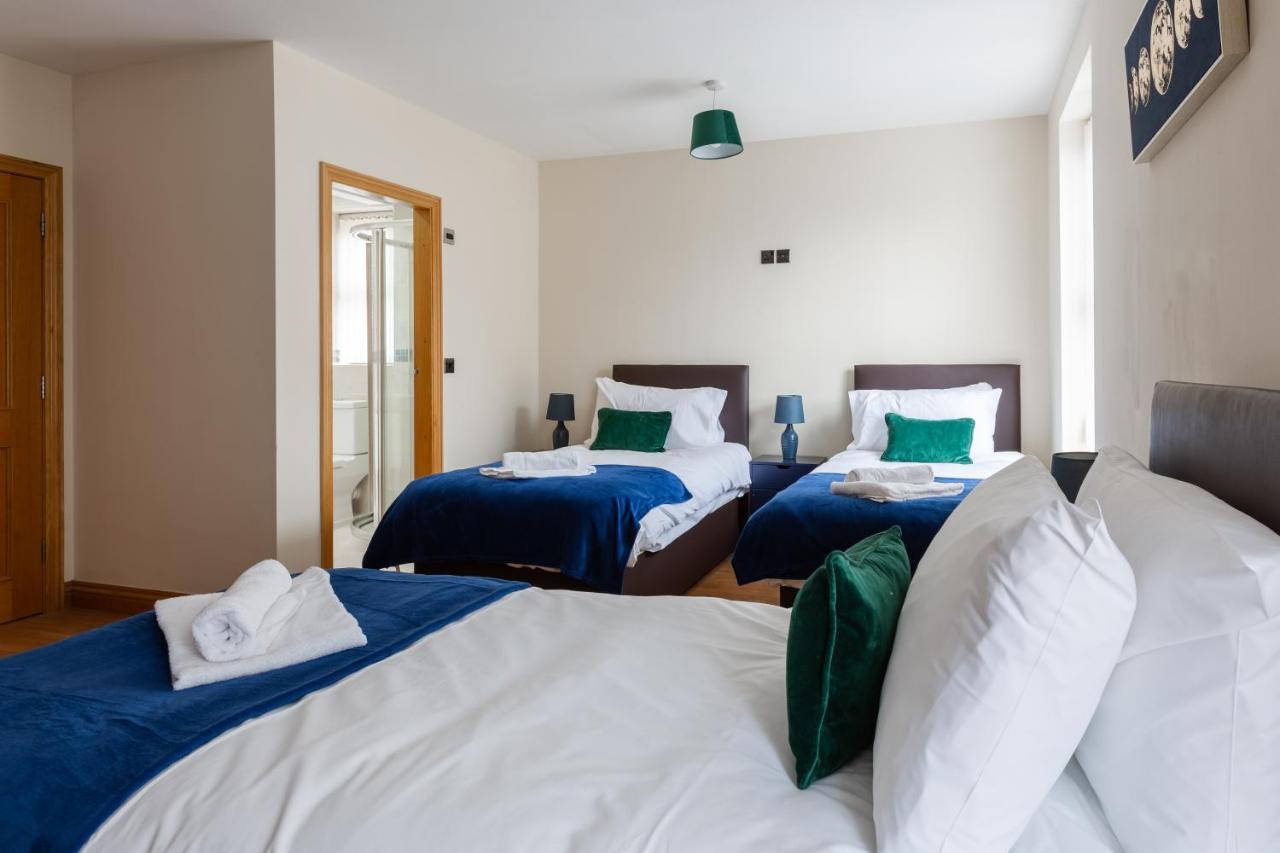 Albert - 5 Bedrooms Sleeps 11 Parking Wi-Fi Contractors Preston  Esterno foto