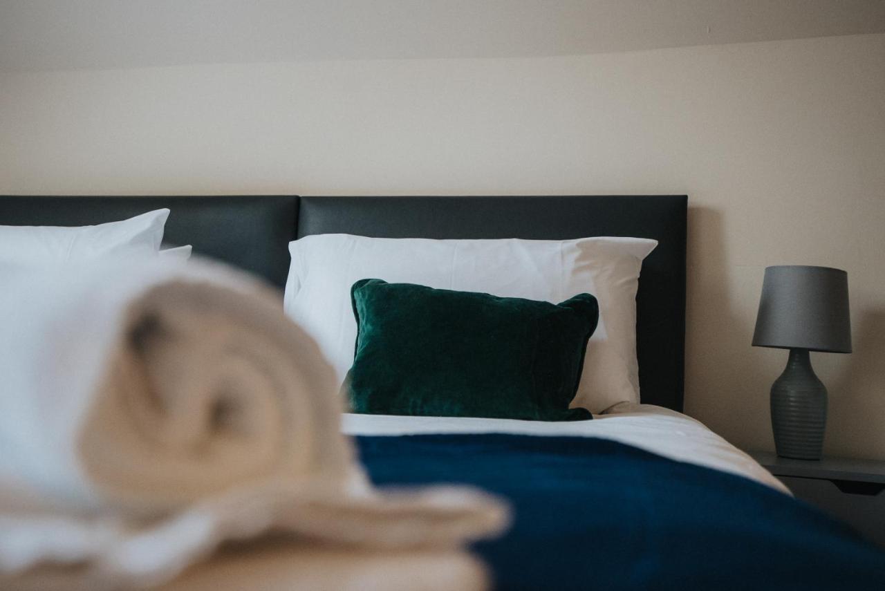 Albert - 5 Bedrooms Sleeps 11 Parking Wi-Fi Contractors Preston  Esterno foto