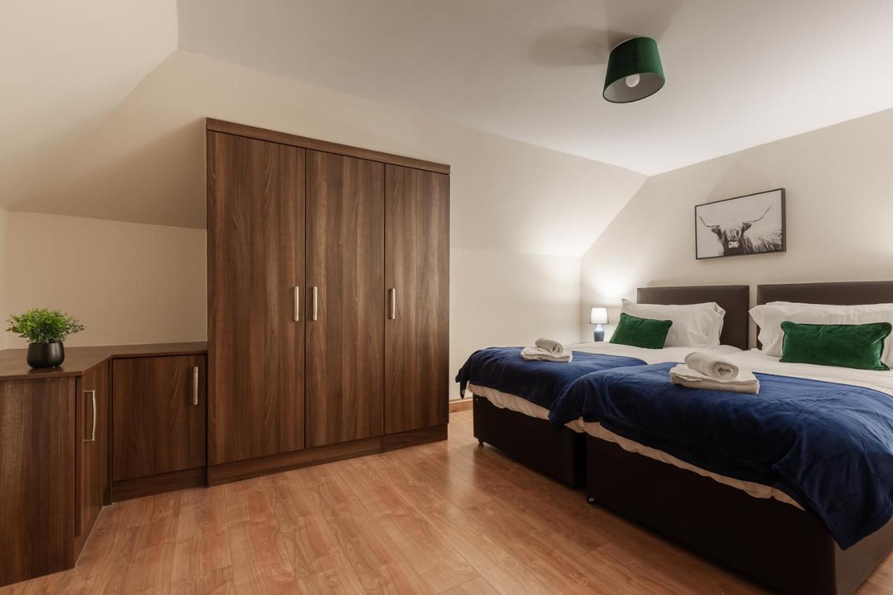 Albert - 5 Bedrooms Sleeps 11 Parking Wi-Fi Contractors Preston  Esterno foto