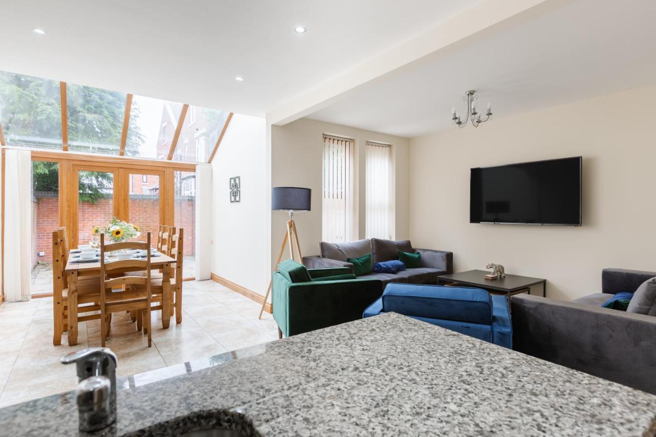 Albert - 5 Bedrooms Sleeps 11 Parking Wi-Fi Contractors Preston  Esterno foto